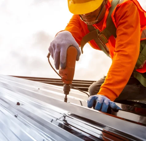 working roofer