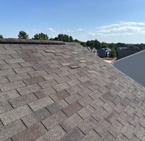 what does wind damage look like on a roof